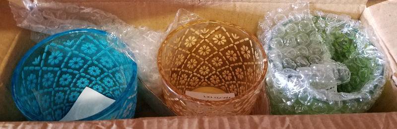 lot 53 image: NEW YANKEE CANDLE VOTIVE HOLDERS
