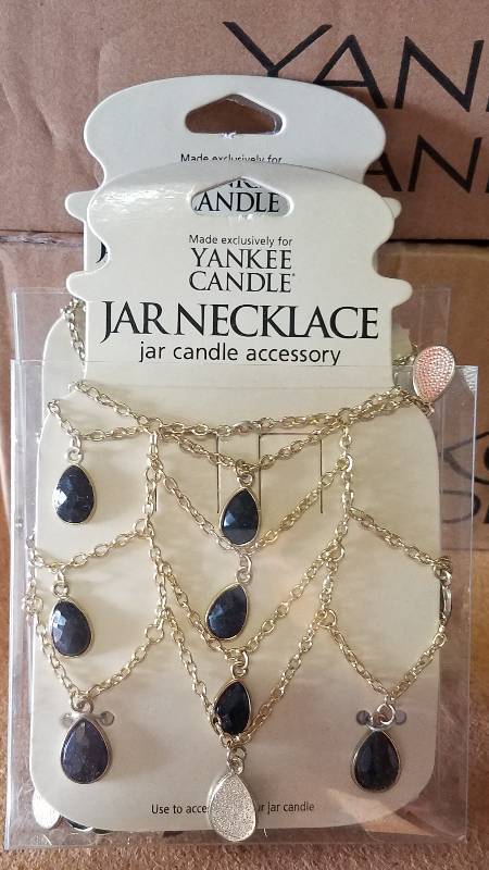 lot 55 image: NEW YANKEE CANDLE JAR JEWELRYNECKLACES