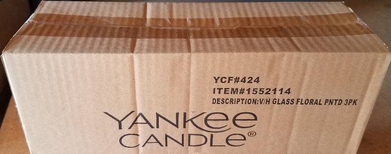 lot 57 image: NEW YANKEE CANDLE VOTIVE HOLDERS