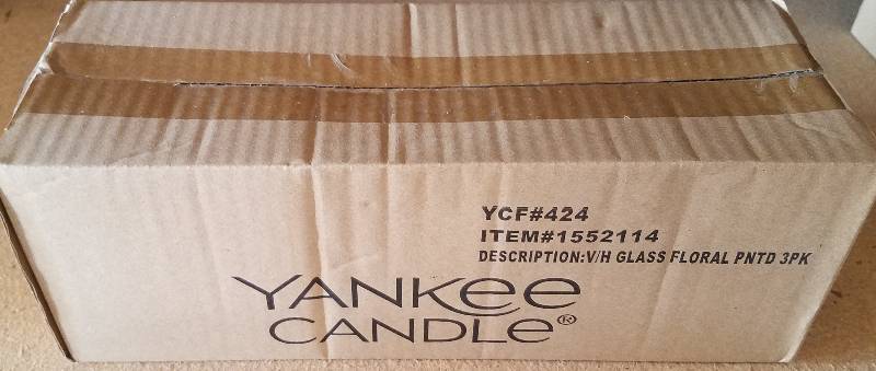 lot 58 image: NEW YANKEE CANDLE VOTIVE HOLDERS