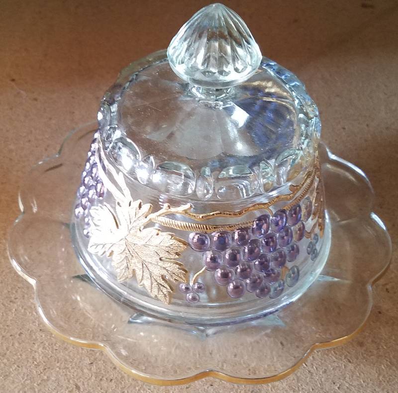 lot 140 image: GLASS WARE