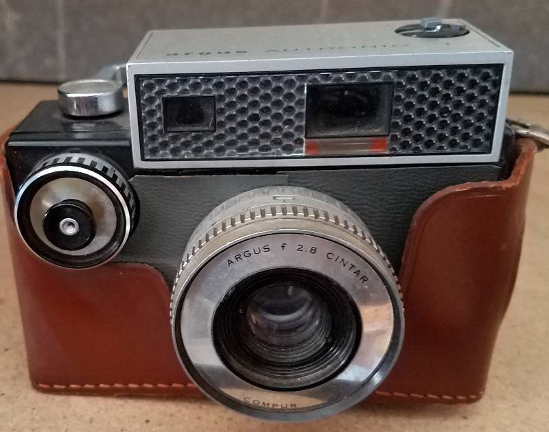lot 76 image: VINTAGE ARGUS AUTRONIC I 35MM CAMERA