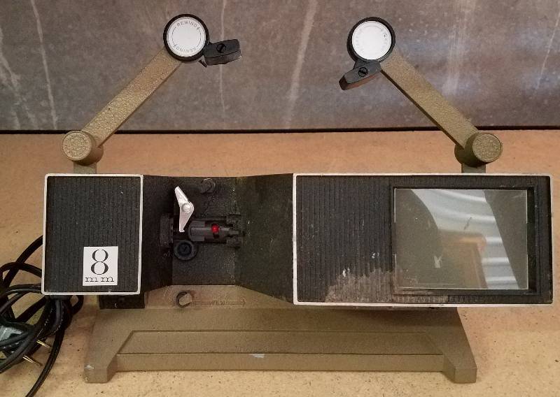 lot 144 image: VINTAGE HUDSON PHOTOGRAPHIC 8MM PROJECTOR