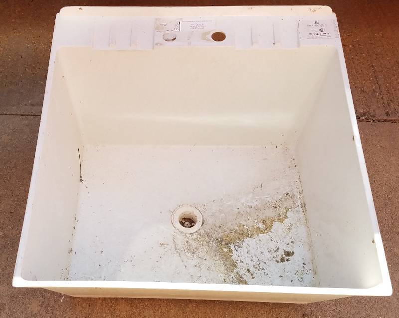lot 152 image: COMMERCIAL-STYLE UTILITYMOP SINK