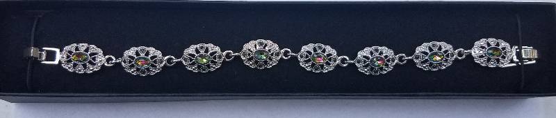 lot 170 image: NEW FASHION BRACELET