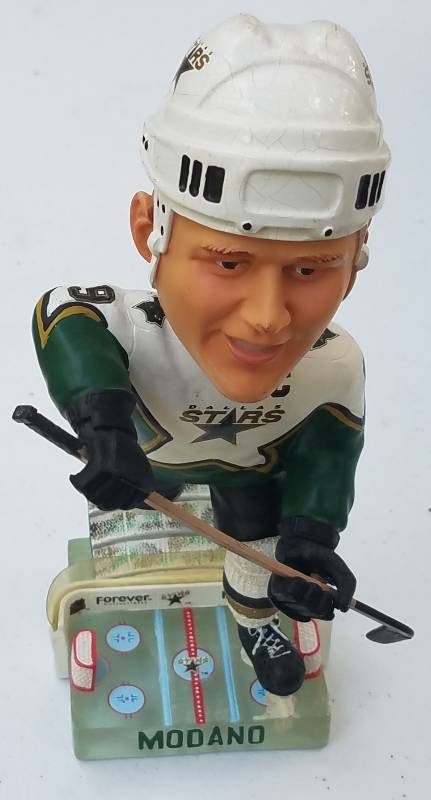 lot 172 image: 2002 MIKE MODANO LIMITED EDITION BOBBLE HEAD COLLECTIBLE