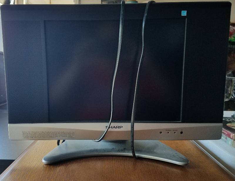 lot 175 image: SHARP LIQUID CRYSTAL TV MODEL LC-15AV6U