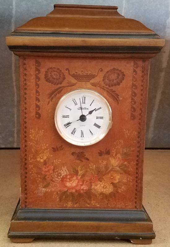 lot 184 image: HOME DECOR  MANTLE CLOCK