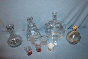 lot 162 image: Vintage Liquor Decanters and Collectable Shot Glasses