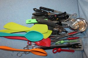 lot 191 image: Variety of Kitchen Utensils