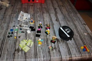 lot 221 image: Mini Lego Sets