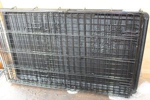 lot 8 image: Large Wire Dog Kennel