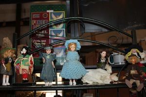 lot 227 image: Vintage Small Doll Figurines