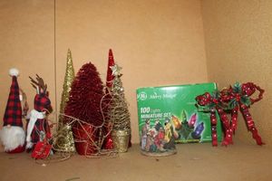 lot 137 image: Christmas Light Decorations and Table Top Decorations&nbsp