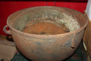 lot 133 image: Cast Iron Couldrin