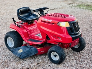 lot 1 image: Troy-Bilt 42 inch Deck, 7 Speed PONY Lawn TractorRiding Lawnmower W Briggs &amp Stratton 500cc 15.5 hp PowerBuilt Engine