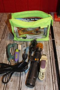 lot 13 image: Pet Grooming Supplies