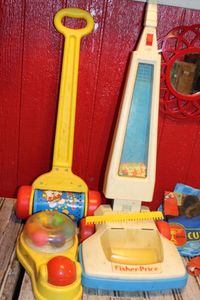 lot 28 image: Childrens Games and Vintage Fisher Price Toys