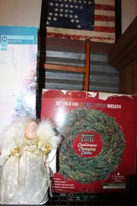 lot 62 image: Fiber optic Wreath 20 and Small Tree With an Angel Topper
