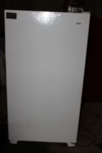 lot 3 image: Kenmore Upright Freezer