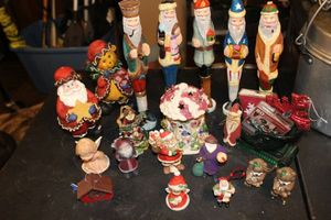 lot 297 image: Selection of Christmas Decoration and Ornaments