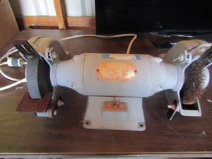 lot 3 image: Dayton tabletop GRINDER  115 volts, 3600 rpm, model # lr-15562 electric ( helton)