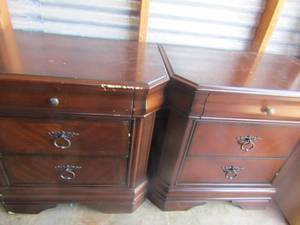 lot 12 image: Cherry wood nightstands 3 drawers size 28x28x17  QTY 2 - 1 has minor damage  (BW 1)