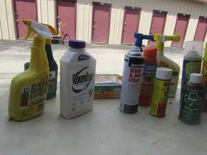 lot 58 image: Yard chemicals includes, round up- miracle grow- Scotts turf builder- ortho bug b gone and more mostly used