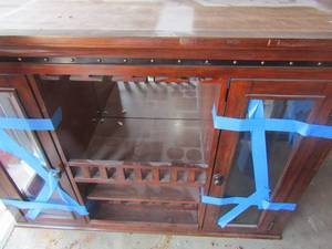 lot 92 image: Hutch top with 2 glass door storage and 3 tier shelving- could be used as  a bar top with mirror backing-- 405719