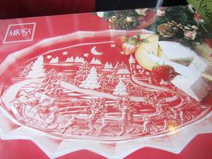 lot 100 image: Mikasa glass ware, Oval canopy 17- Silent night oval canopy 17 NIB