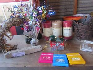 lot 109 image: Various dcor, candles, table center pieces for parties, Burlap ribbon and more