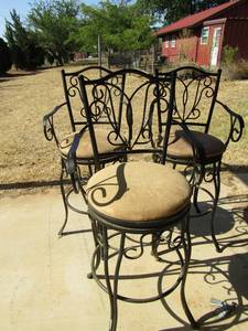 lot 136 image: 3 swivel bar height bar stools (ST)
