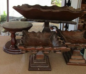 lot 137 image: Nut bowls and a wooden stand (ST)