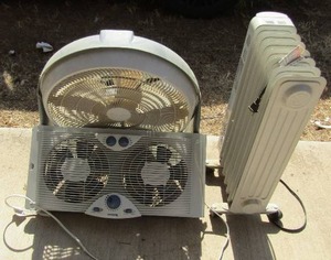 lot 140 image: Window double fan- work shop fan- electric heater (ST)