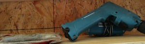 lot 147 image: Impact wrench-- Makita drill with charger (ST)