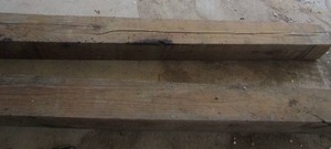 lot 172 image: 66 cedar beams 8ft long qty 2 (ST)