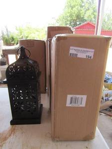 lot 194 image: 5 various style solar lights NIB (ST)