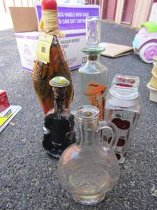 lot 202 image: Decorative bottles, table art pepper bottle