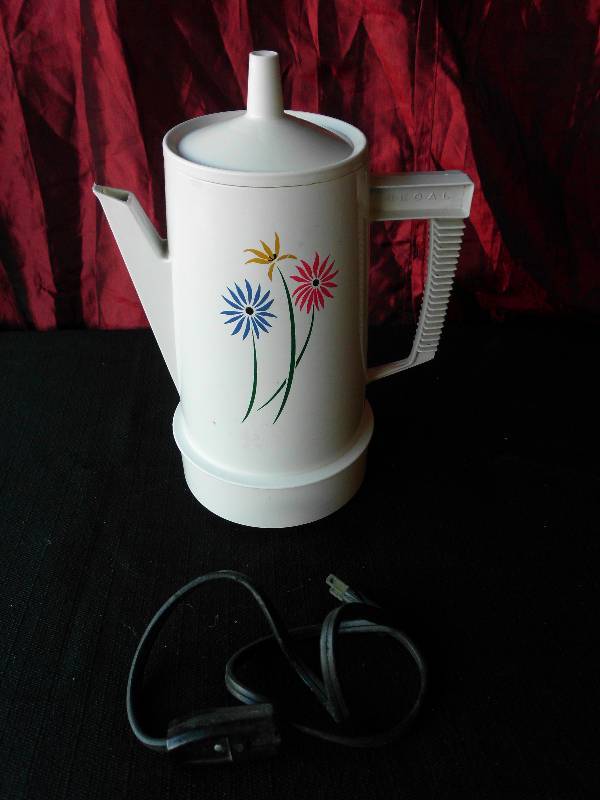 lot 107 image: VIN TAGE PERCULATOR