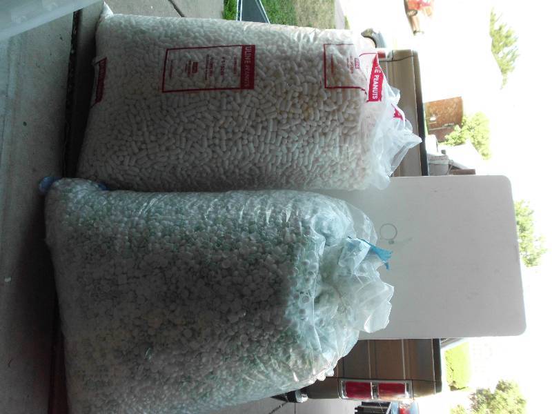 lot 110 image: PACKING PEANUTS