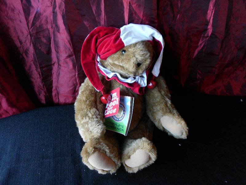 lot 115 image: VERMONT TEDDY BEAR