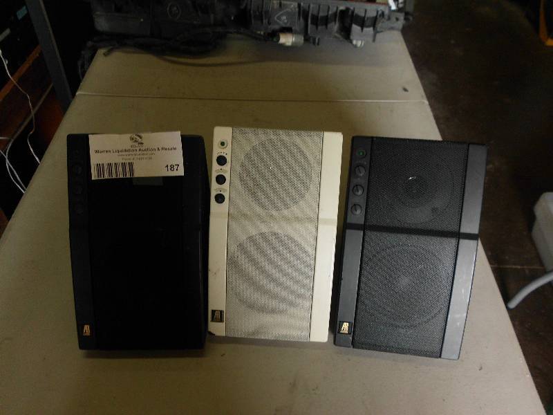 lot 187 image: POWERED PARTNER 570 SPEAKERS