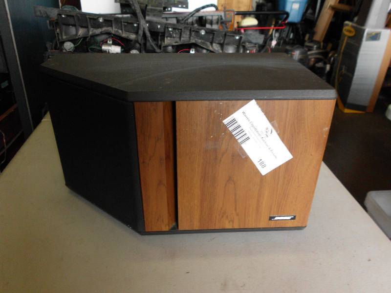 lot 188 image: BOSE SPEAKER