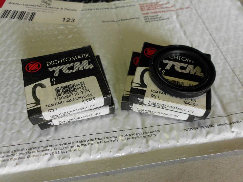 lot 123 image: DICTHOMATIK OIL SEALS