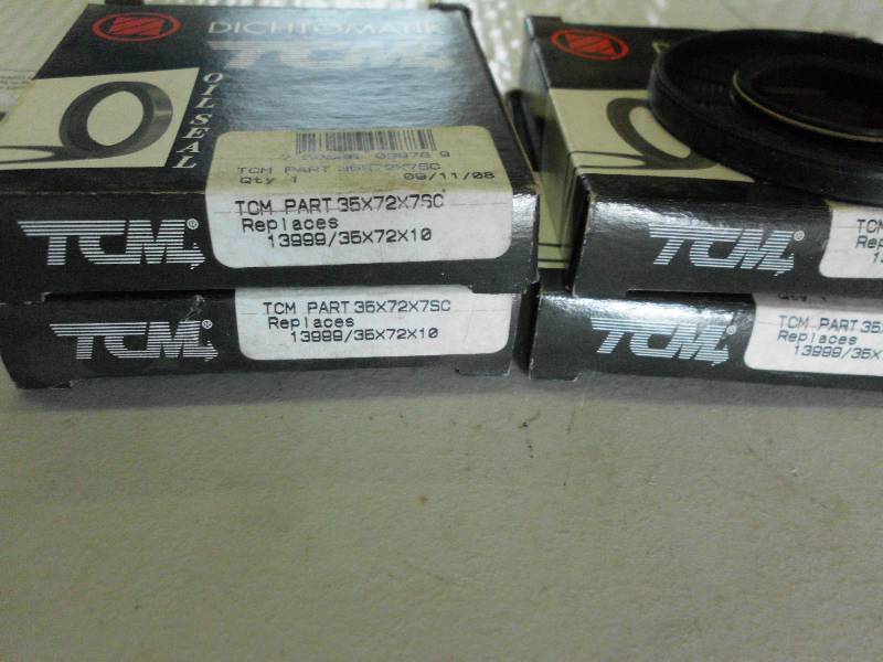 lot 125 image: DICTHOMATIK OIL SEALS