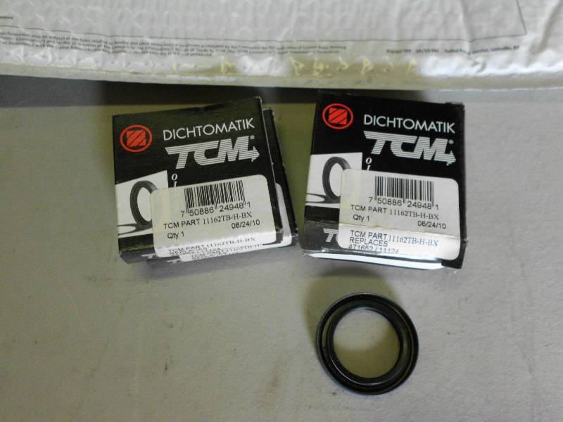 lot 137 image: DICTHOMATIK OIL SEALS