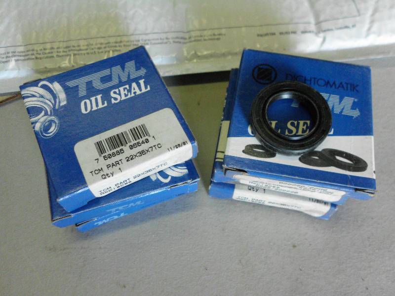 lot 129 image: DICTHOMATIK OIL SEALS