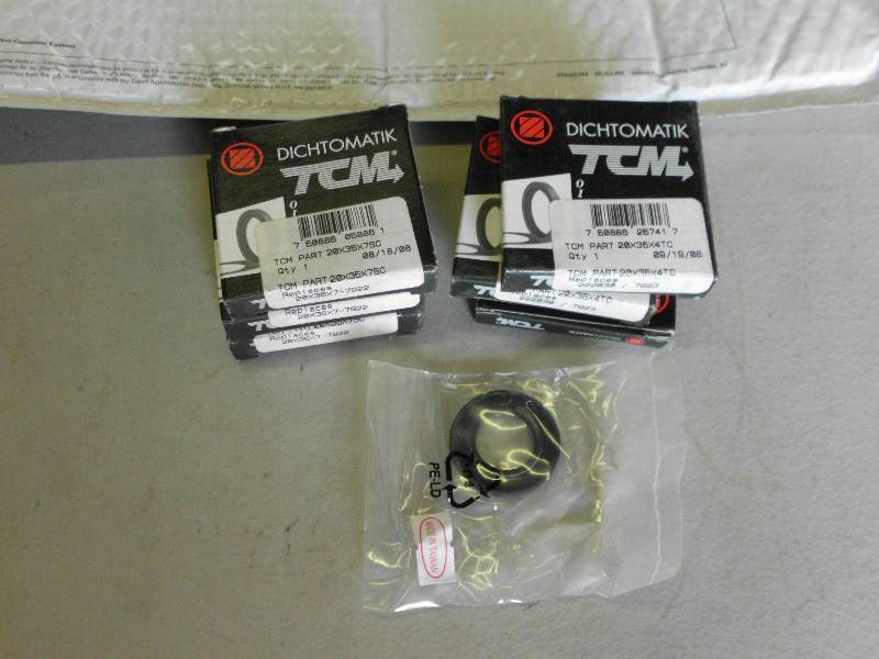 lot 138 image: DICTHOMATIK OIL SEALS