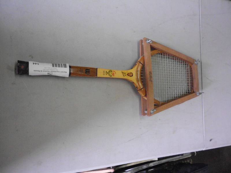 lot 144 image: VINTAGE TENNISRACQUET BALL RACKETS