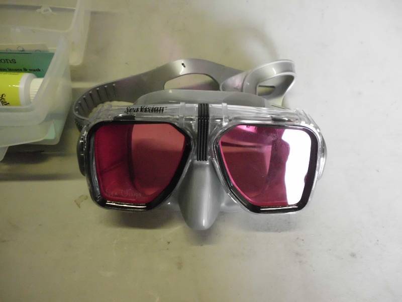 lot 72 image: SEA VISION GOOGLES